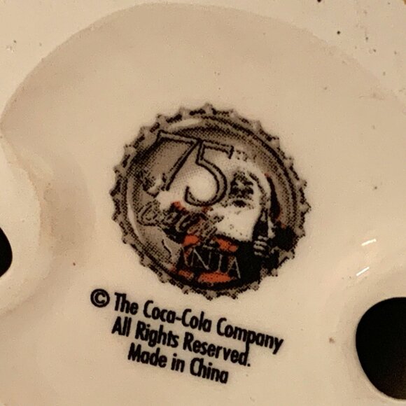4 Coca-Cola Pearlescent Porcelain Xmas Ornaments 3 Santa 1 Polar Bear Vintage - Picture 8 of 15